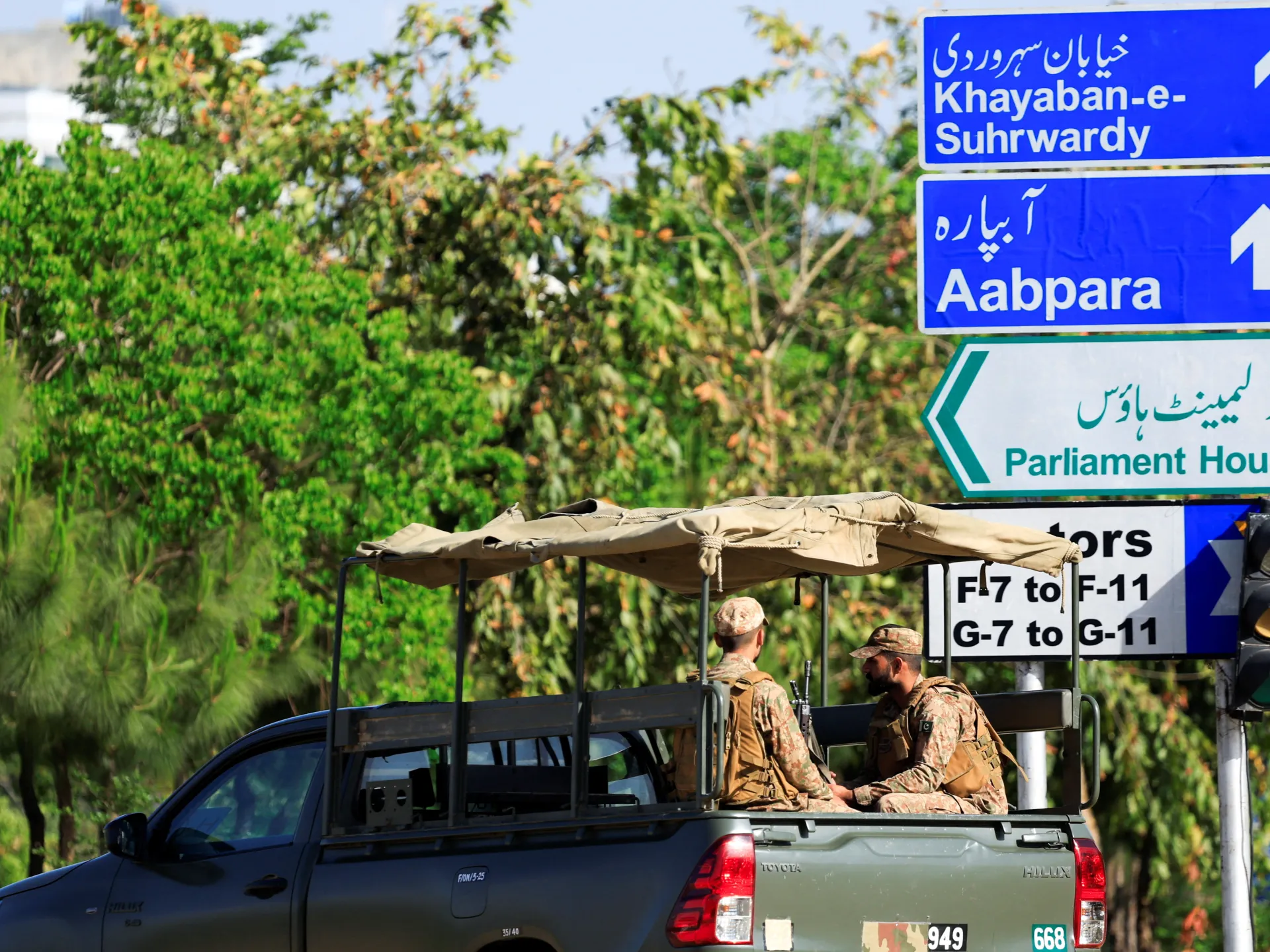 Pakistani soldiers on patrol near the president's house in Islamabad, as the city prepares to host a second phase of peace talks, April 19, 2026 [Akhtar Soomro/Reuters]
