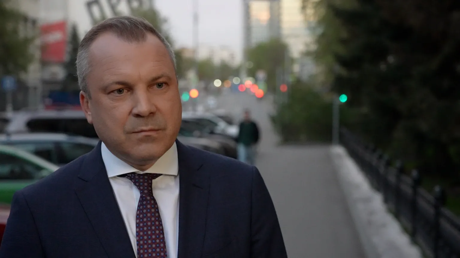 Russian MP Yevgeny Popov argues tanks are needed on Ukraine battlefield, not Red Square parade grounds.